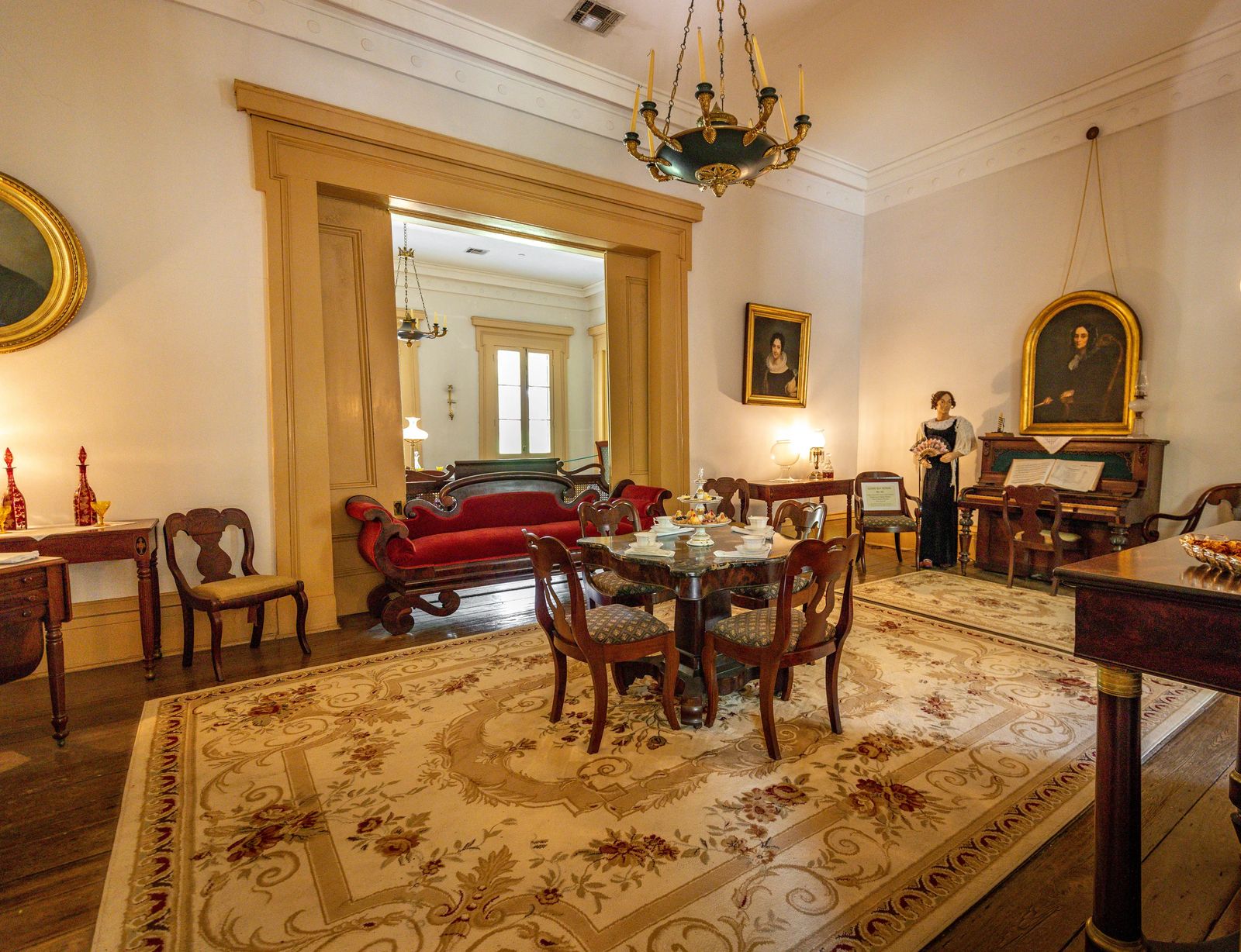 Sitting area at Destrehan Plantation