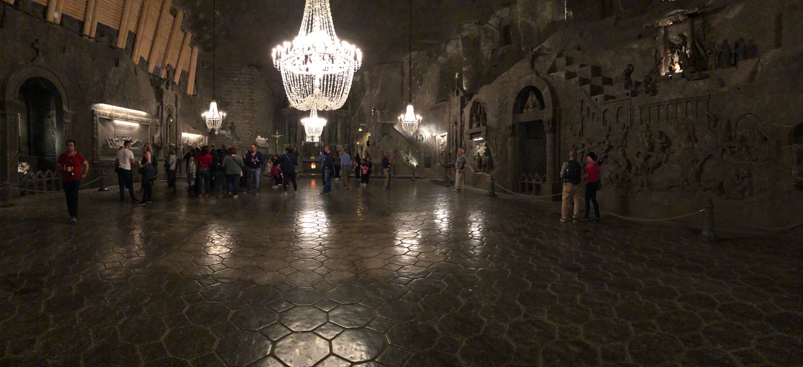 wieliczka salt mine tour time