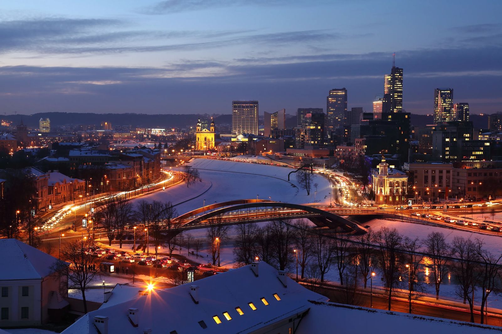 overlook of the city at night