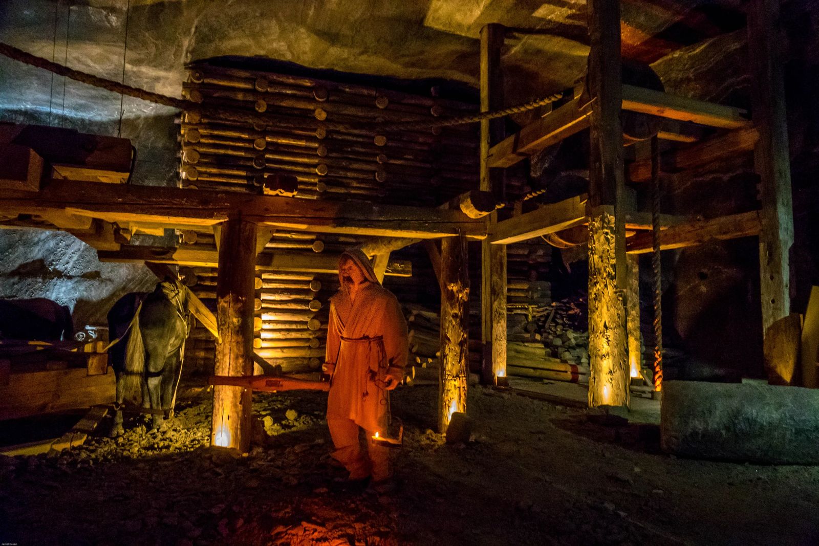 wieliczka salt mine tour time