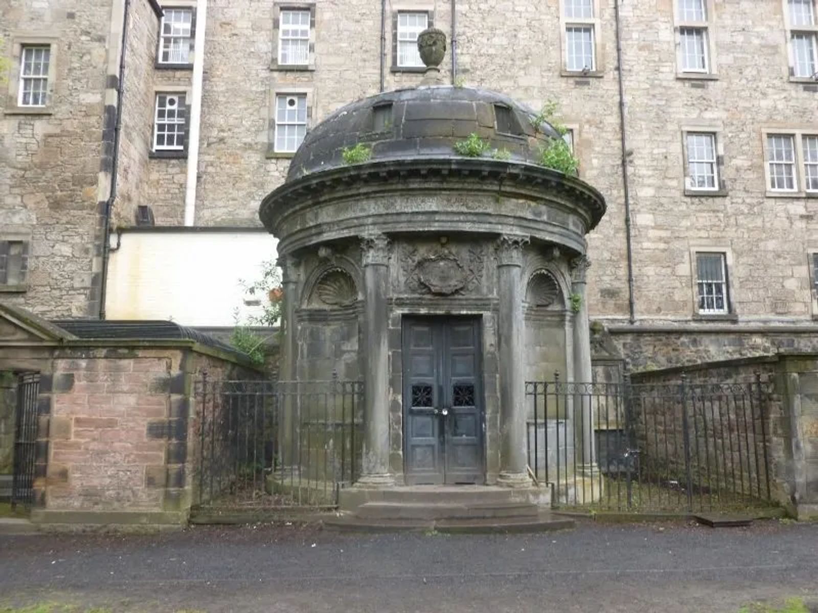 Self-Guided Edinburgh Ghost Tour