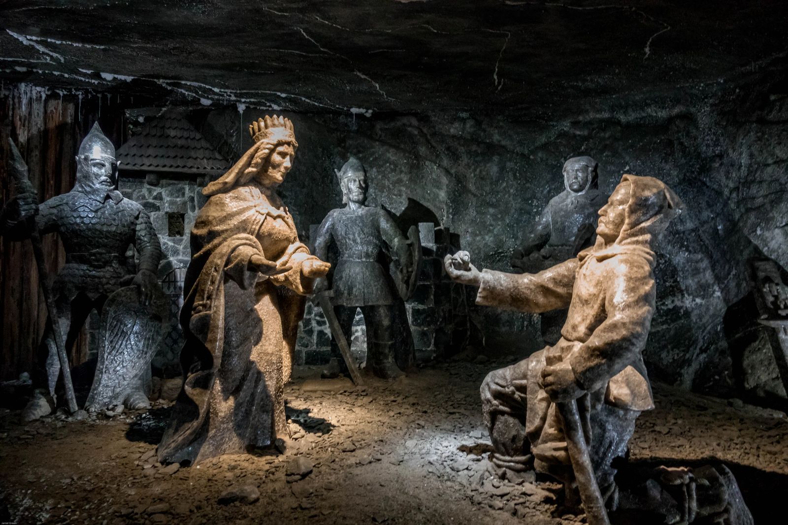 wieliczka salt mine tour time