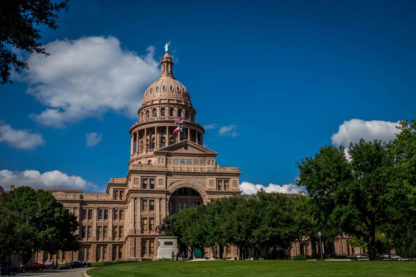 Austin - State Capital - Unique things to do in Austin Texas - Culture Trekking - #AustinTexas #uniquethingstodoinaustin #Keepaustinweird