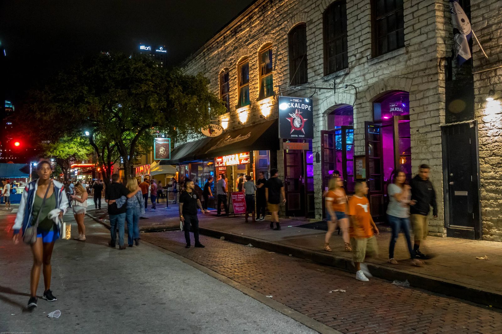 Austin - 6th Street at Night - Unique things to do in Austin Texas - Culture Trekking - #AustinTexas #uniquethingstodoinaustin #Keepaustinweird