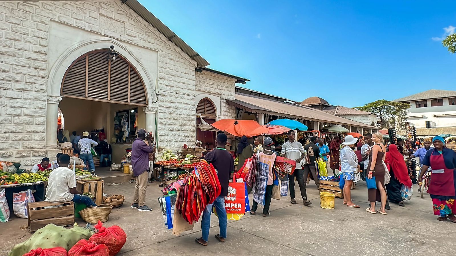 Darajani Market - Things To See In Stonetown Zanzibar