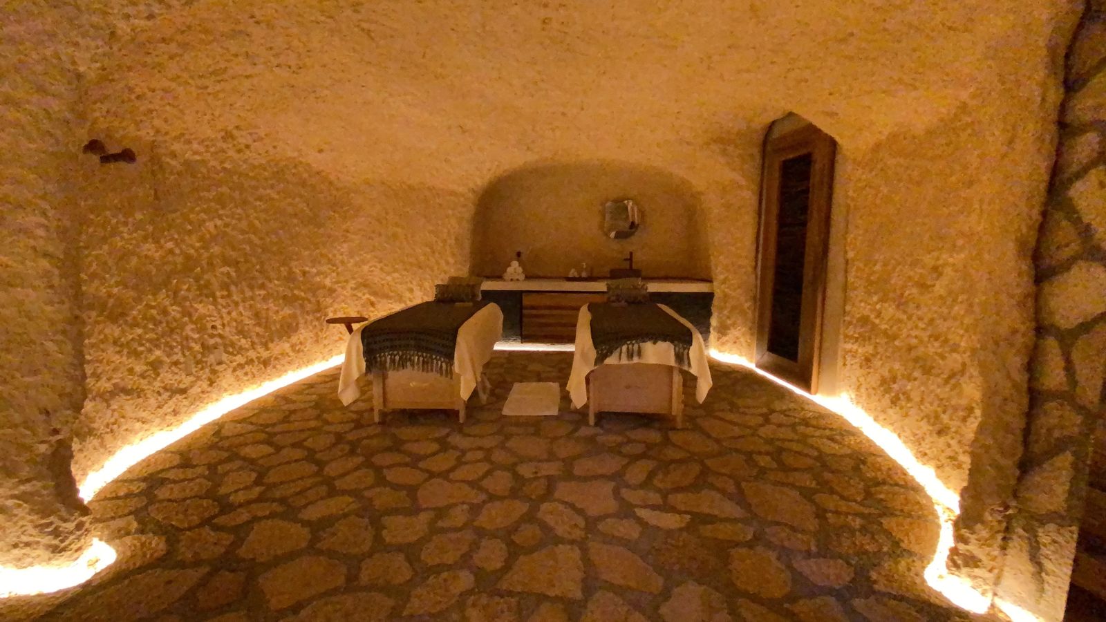 Massage area at Xcaret Arte