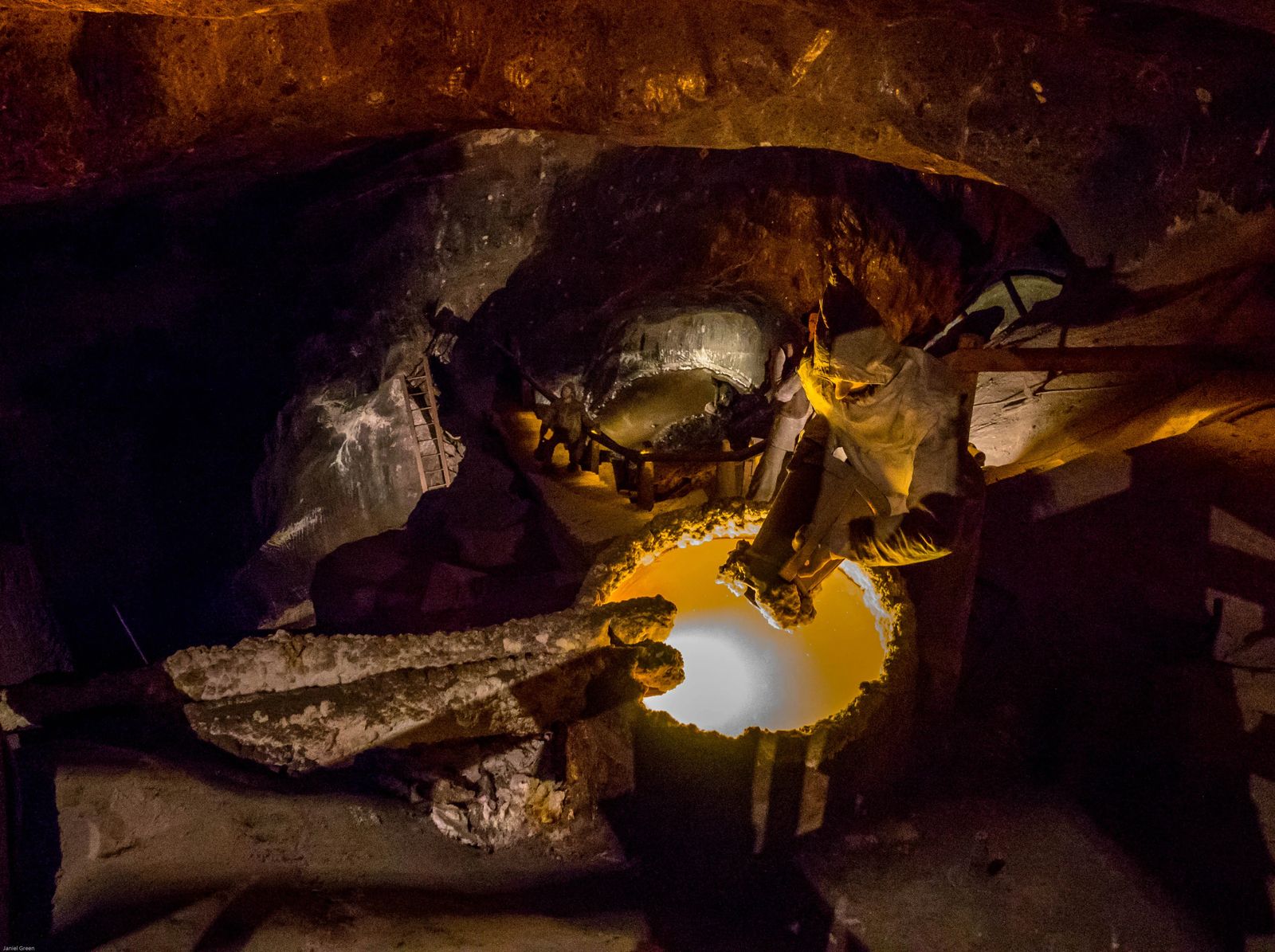 wieliczka salt mine tour time