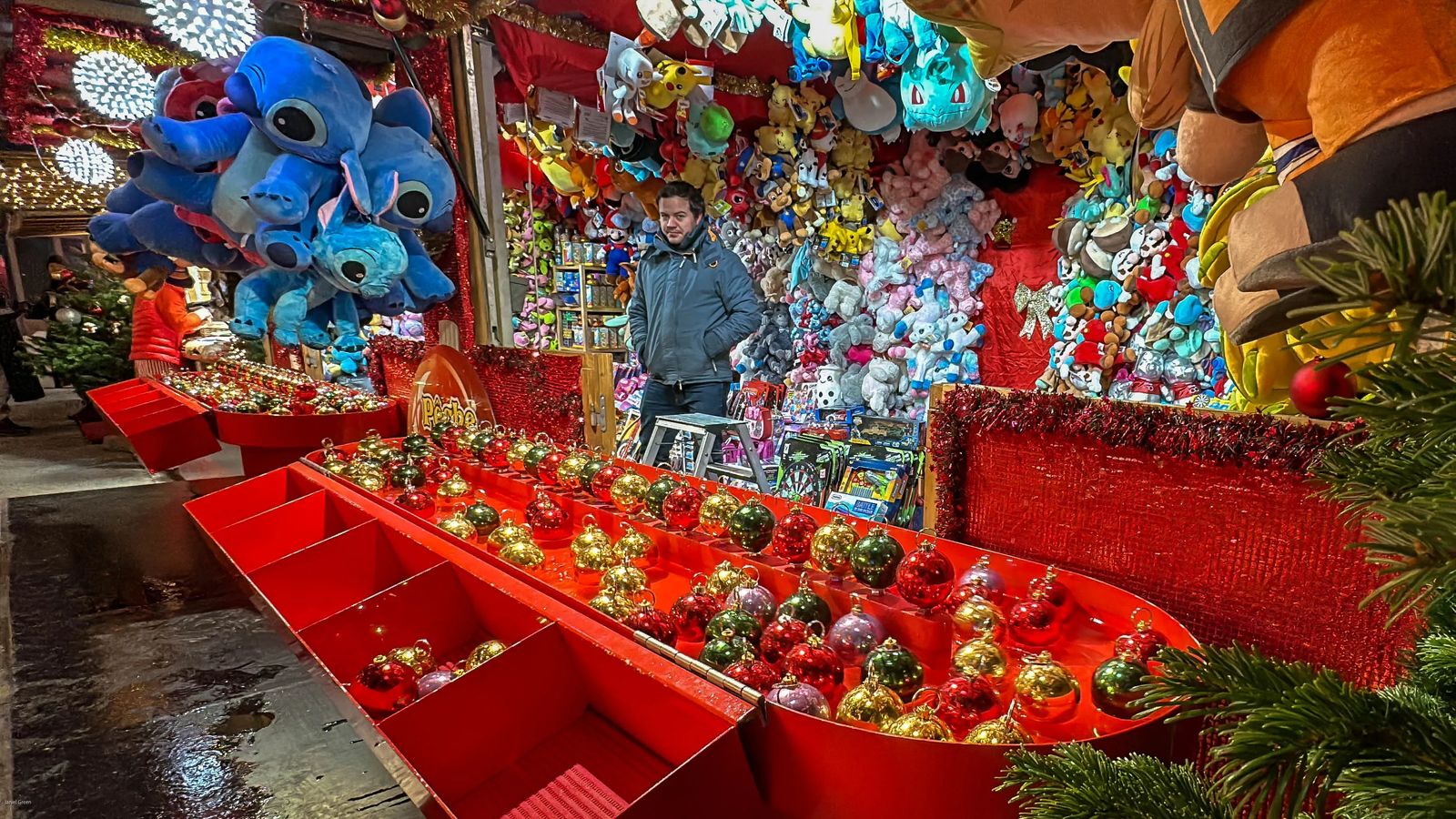 Bauble Game at Christmas Market