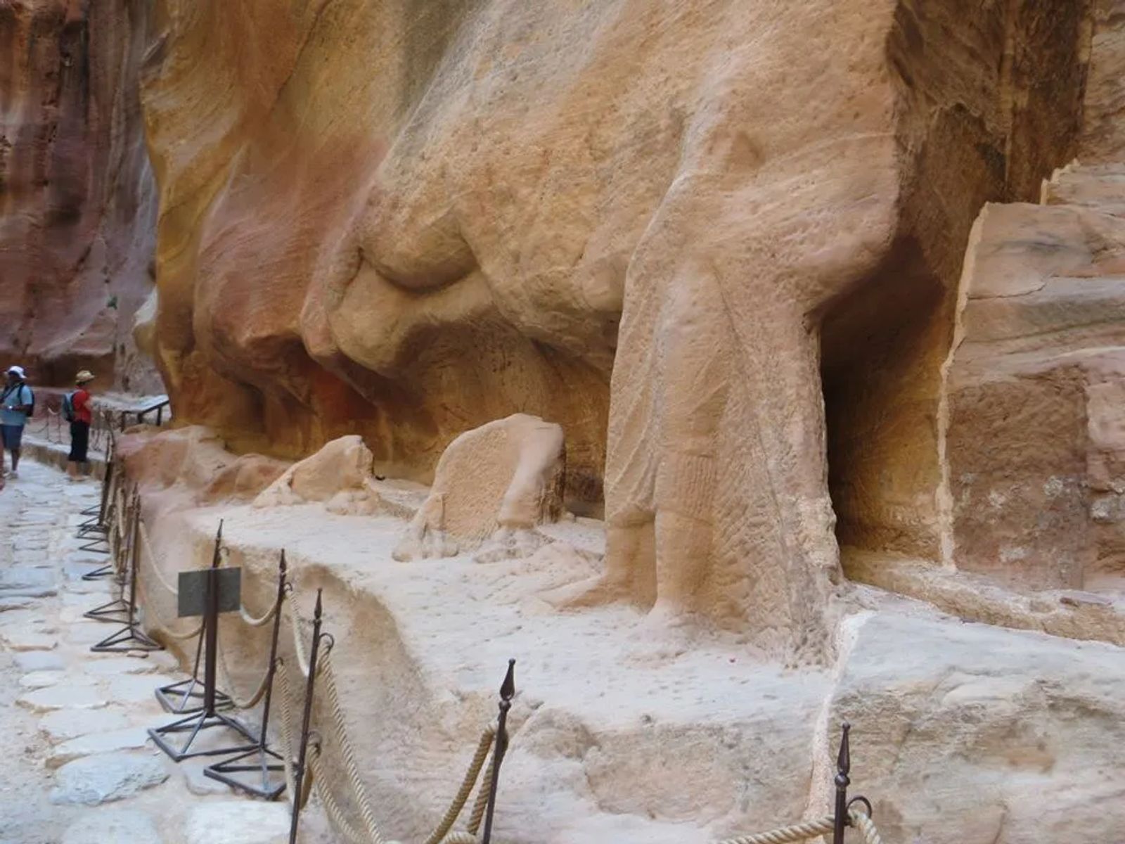 Visit Petra A Wonder Of The World - Culture Trekking - #VisitPetra #VisitJordan #WonderoftheWorld